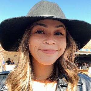 Meet your Posher, Madi